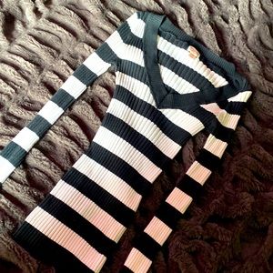 Medium Striped mossimo supply fitted sweater